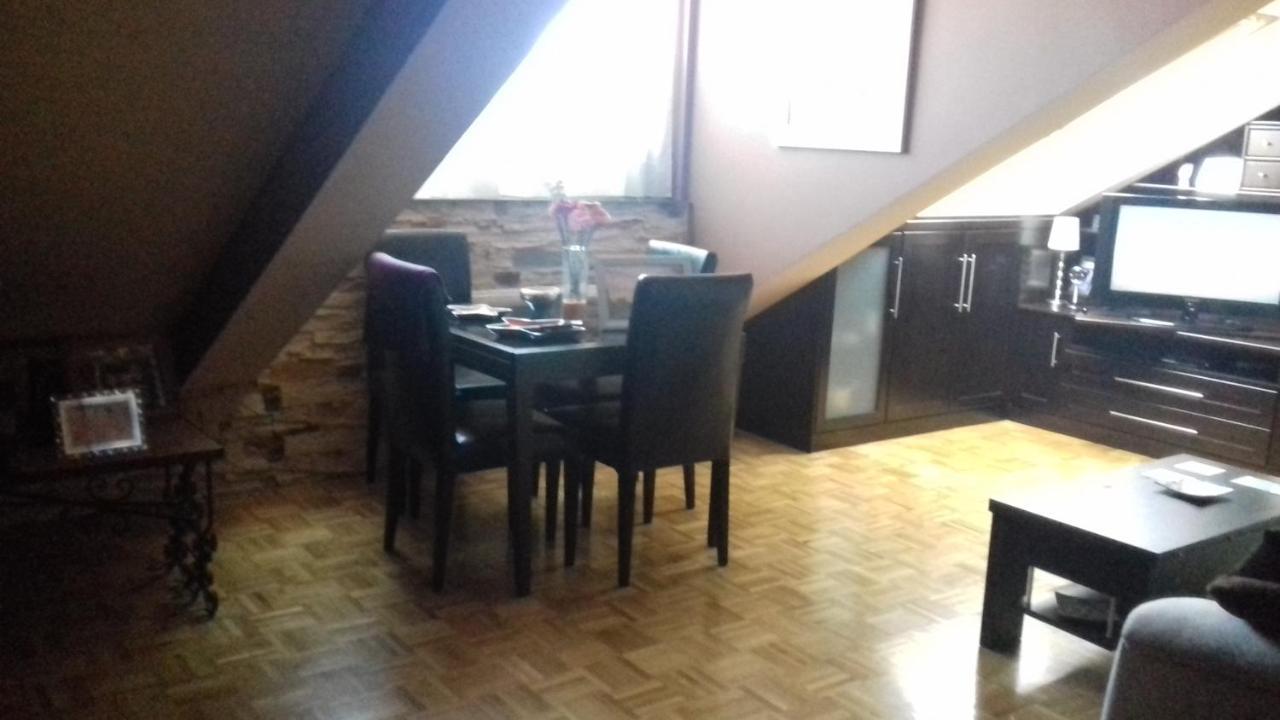 Atico Bajo Cubierta Con Garaje Registro Nº Vut829as Apartment